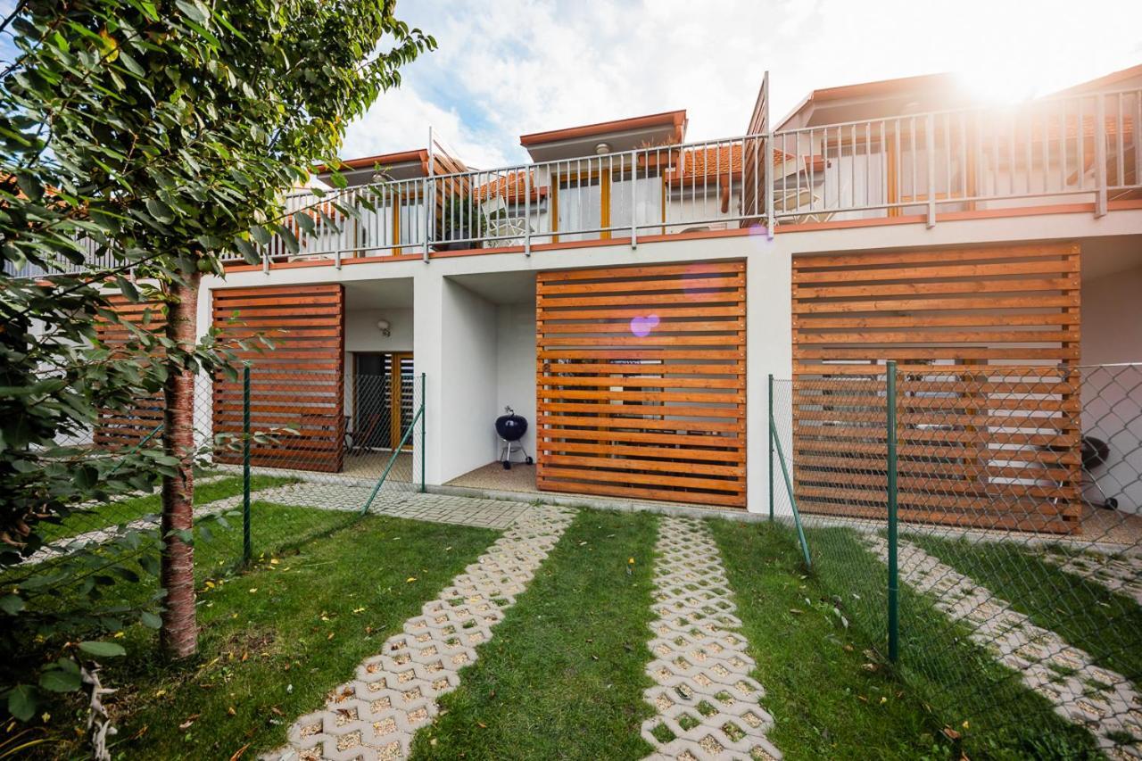 Apartman Ema Dolní Dunajovice Exteriör bild
