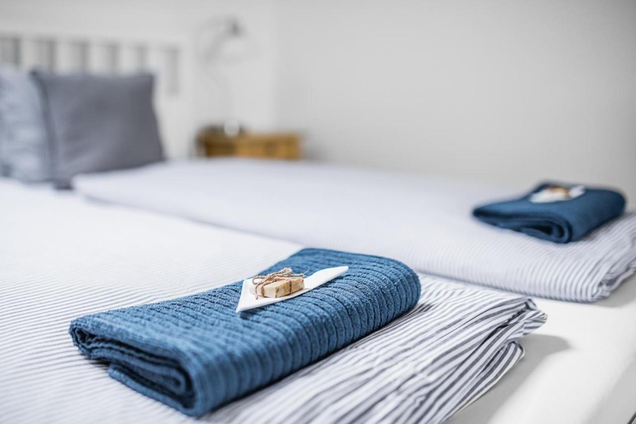 Apartman Ema Dolní Dunajovice Exteriör bild